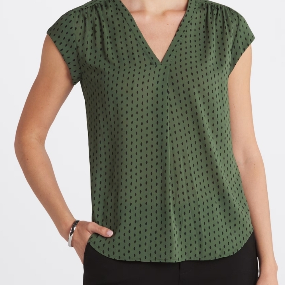fun2fun Dark Green V-neck Sleeveless Top, Lightweight And Soft